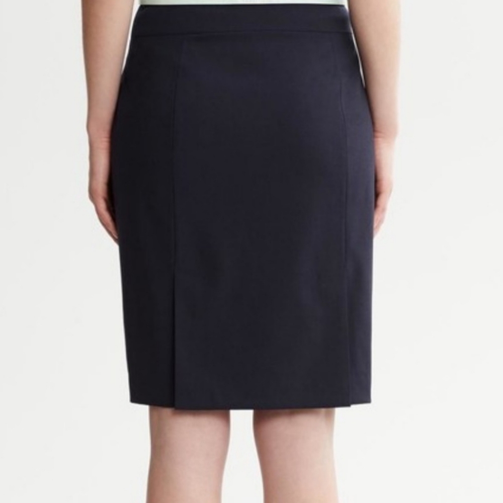 BR Lightweight Wool Suit Skirt in Navy